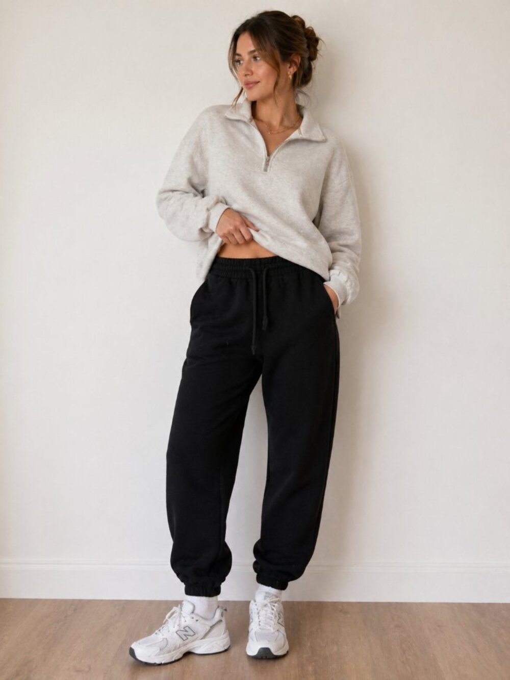 $78 RETAIL – Aritzia TNA Cozy Fleece Perfect Sweatpants Black XS Joggers - Picture 1 of 9